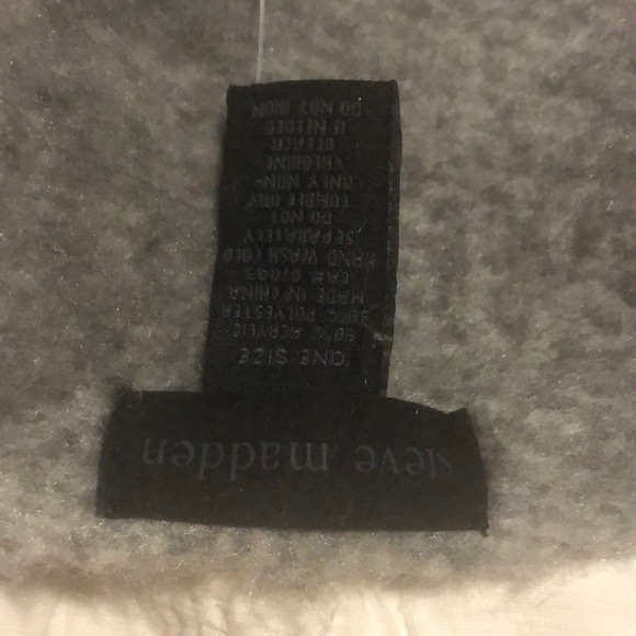 Steve Madden scarf - Picture 1 of 4
